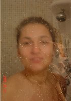 Усатый парень наблюдает за голой подругой в душе 11 фотография