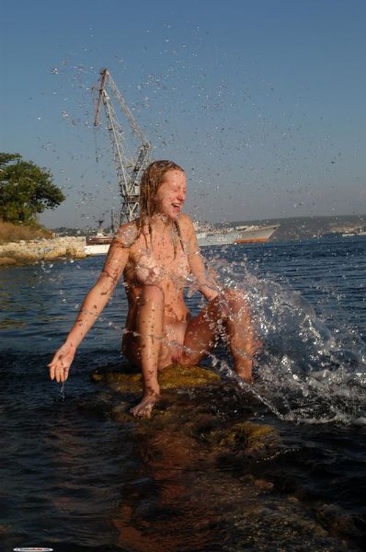 Голая Марина стала нудисткой чтобы без купальника сидеть под солнцем 39 фотография