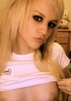 Подборка снимков молоденьких сучек из фейсбука 13 фотография