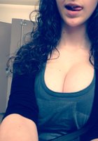 Милашки с пухленькими губками и ловким язычком перед камерой 9 фотография