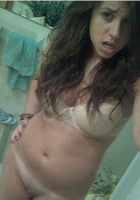 Милашки позируют перед объективом в октровеннмо виде 2 фотография