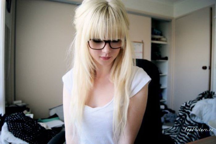 Игривые девушки делают вызывающие селфи 1 фотография