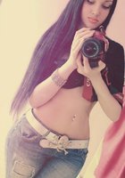 Стройные красотки снимают упругие сиськи перед зеркалом 17 фотография