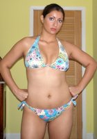 Кавказская грешница часто устраивает разврат у себя дома 22 фото