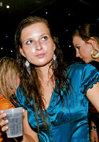 Пьяные цыпочки согласились на групповуху в ночном клубе 10 фотография